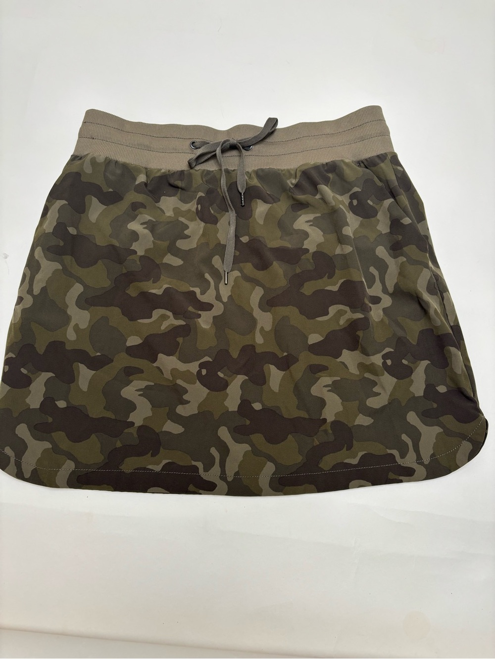 Women's Size 8 Athletic Skort Stretch Pockets Dri-Fit Camoflage Outdoors Golf